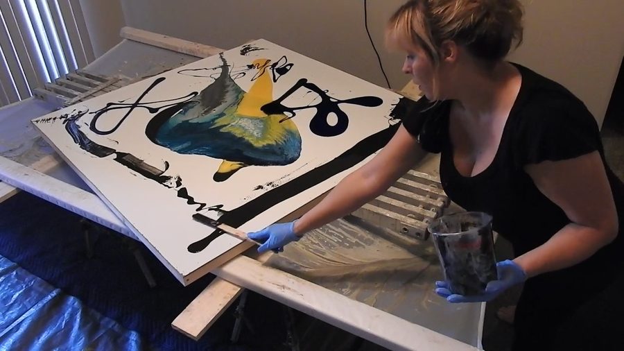Joline Renn studio: resin pouring and works in progress